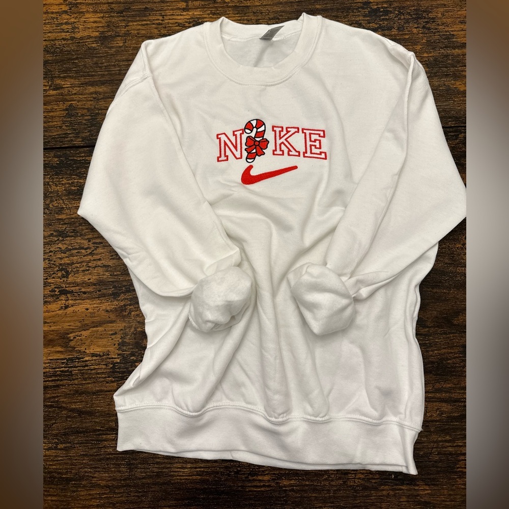 Crew neck sweat shirt.